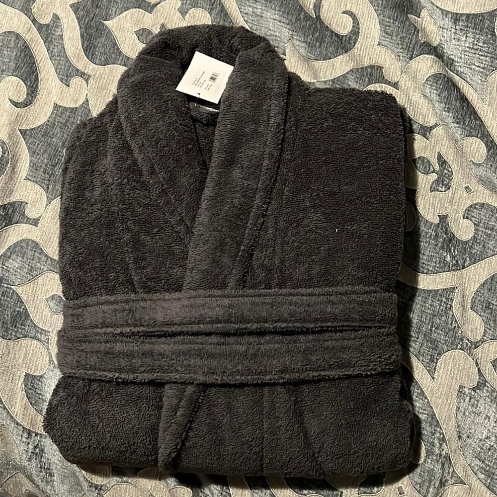 Brand new Linum bath robe